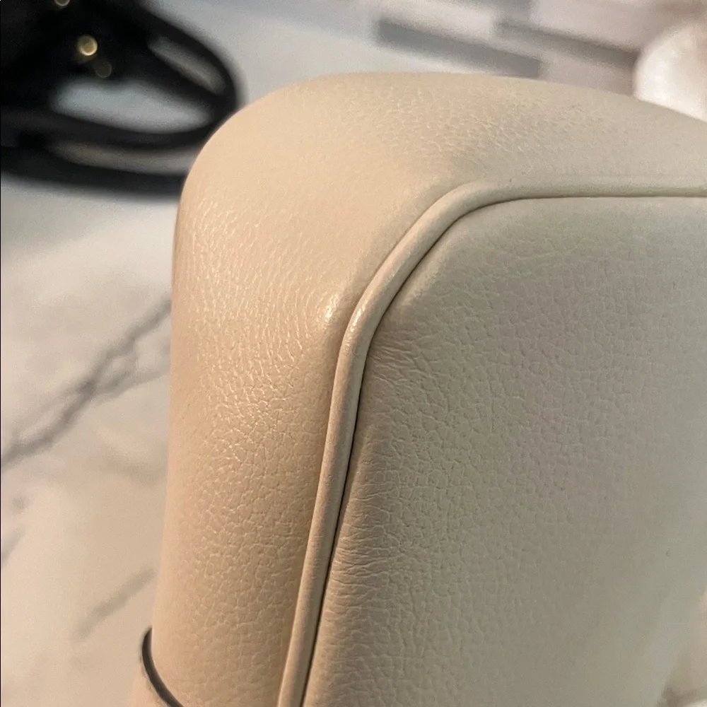 Gucci Cream Leather Crossbody with Signature Web Stripe - Picture 11 of 13